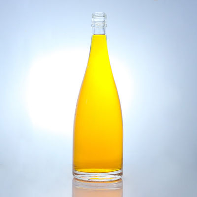 Logotipo personalizável Garrafa transparente com tampa de parafuso Garrafa de vidro para uísque Vodka Tequila Gin Rum