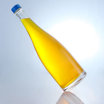 Logotipo personalizável Garrafa transparente com tampa de parafuso Garrafa de vidro para uísque Vodka Tequila Gin Rum