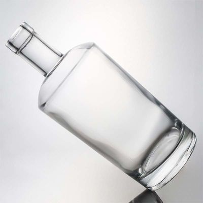 Logotipo personalizado claro 750 ml Extra Flint Quadrado Garrafa de vidro para espíritos Gin Vodka Whiskey