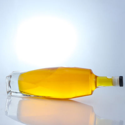 Material do corpo Vidro Forma Quadrada Rum Vodka Whiskey Tequila Gin Botelho com Cortiça Feito