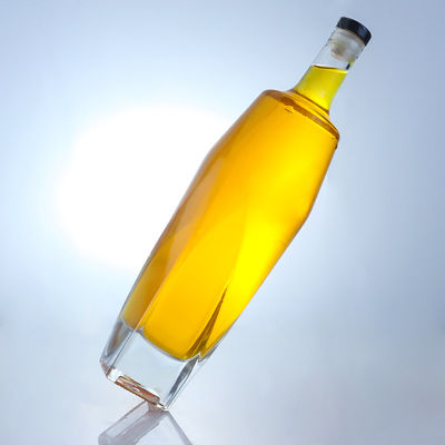 Material do corpo Vidro Forma Quadrada Rum Vodka Whiskey Tequila Gin Botelho com Cortiça Feito