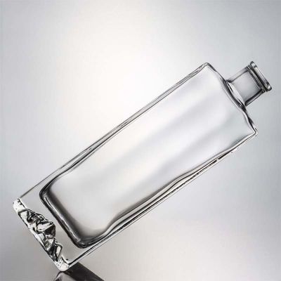 Super Flint Glass Custom Mountain Base 750 ml Whisky Rum Glass Liquor Flask para Vodka Gin