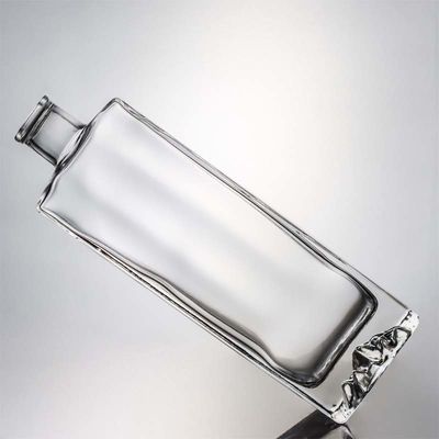 Super Flint Glass Custom Mountain Base 750 ml Whisky Rum Glass Liquor Flask para Vodka Gin