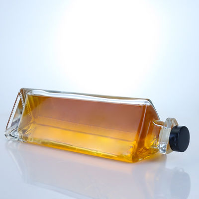 Material de base Vidro 750 ml Design 3 lados Vidro garrafa de licor para whisky gin rum