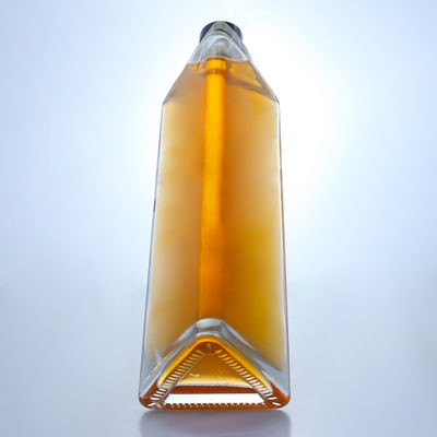 Material de base Vidro 750 ml Design 3 lados Vidro garrafa de licor para whisky gin rum