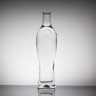 Garrafas de vidro de 700 ml de cortiça clara para bebidas alcoólicas e vodka