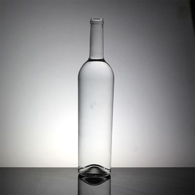 Garrafas de vidro de 700 ml de cortiça clara para bebidas alcoólicas e vodka