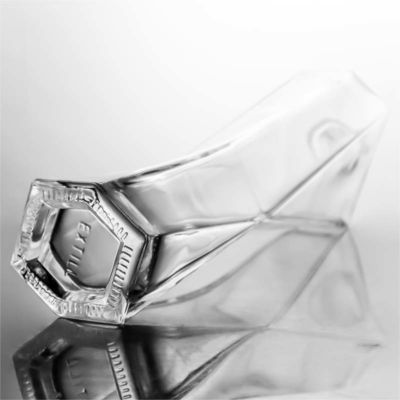 750 ml de logotipo personalizado aceitável garrafa de vidro moída clara para gin uísque vodka licor