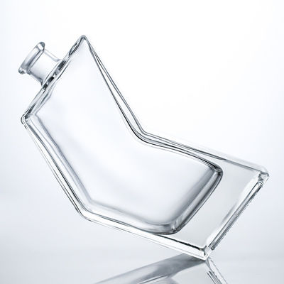 Garrafa de vidro de forma única para rum gin vodka rolha de cortiça
