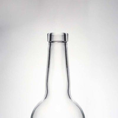 Colarinho de vidro de logotipo personalizado 700ml garrafa redonda de licor para vodka brandy uísque e mais