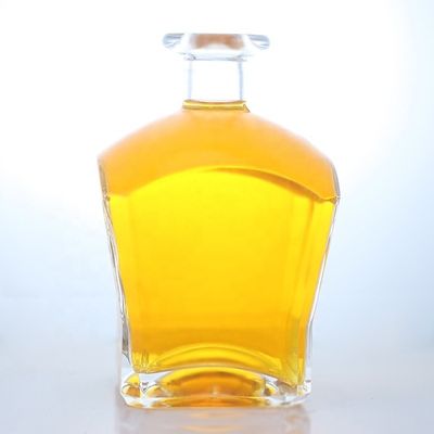 Colarinho de vidro Material Forma quadrada Whiskey Vodka Tequila Brandy Gin Rum Garrafa com Cortiça