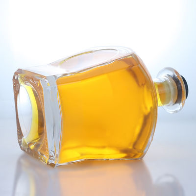 Colarinho de vidro Material Forma quadrada Whiskey Vodka Tequila Brandy Gin Rum Garrafa com Cortiça