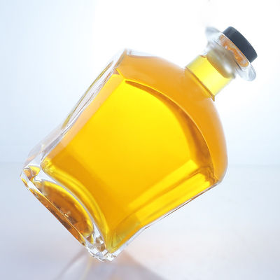 Colarinho de vidro Material Forma quadrada Whiskey Vodka Tequila Brandy Gin Rum Garrafa com Cortiça
