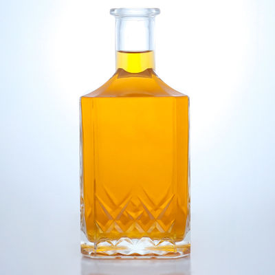 Garrafa de vidro poligonal personalizada para Vodka Whiskey Gin Rum Spirit
