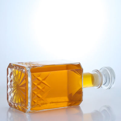 Garrafa de vidro poligonal personalizada para Vodka Whiskey Gin Rum Spirit