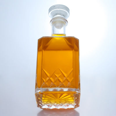 Garrafa de vidro poligonal personalizada para Vodka Whiskey Gin Rum Spirit