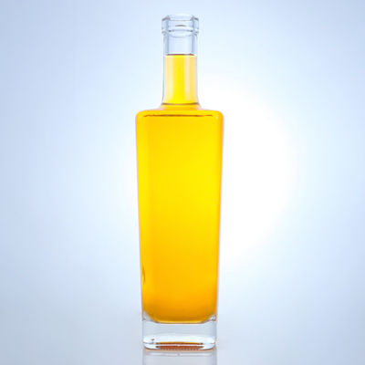 Material de base Vidro de pescoço alto Vodka Whisky Gin Rum garrafa 500ml 700ml 1000ml com tampa de parafuso