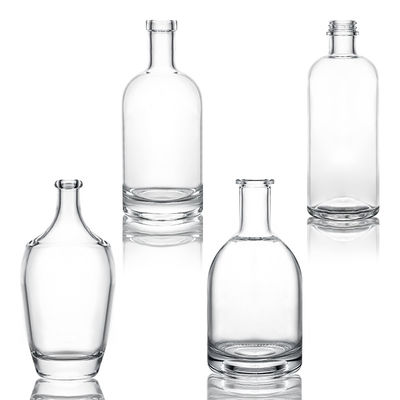 Material de vidro Capacidade e forma personalizáveis Rum Vodka Whisky Tequila Gin Botella com tampa