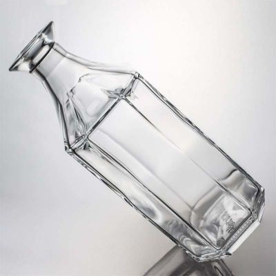 Garrafa de vidro de licor de vidro poligônico exclusivo ou personalizado para whisky gin rum vodka 1000ml