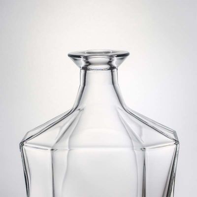 Garrafa de vidro de licor de vidro poligônico exclusivo ou personalizado para whisky gin rum vodka 1000ml