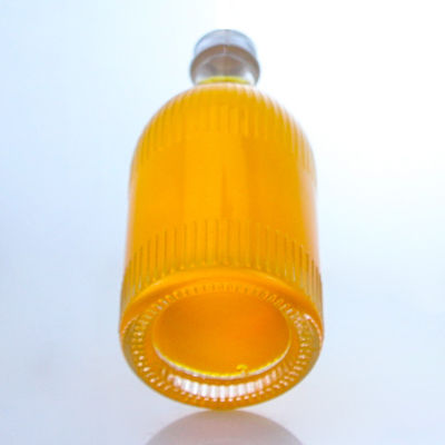 Garrafa de vidro industrial de bebidas alcoólicas com tiras de tampa de parafuso e logotipo personalizado