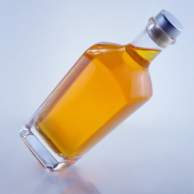 Cor da garrafa Claras 750 ml Garrafa de vidro de forma única para Gin Rum Champagne Brandy Whisky