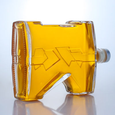 750 ml garrafa de vidro de pedra clara de forma única para Gin Rum Champagne Brandy Whisky