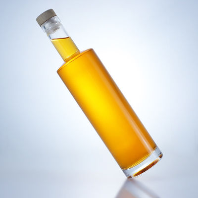 700 ml de garrafa de vidro cilíndrica para brandy whisky gin rum champanhe