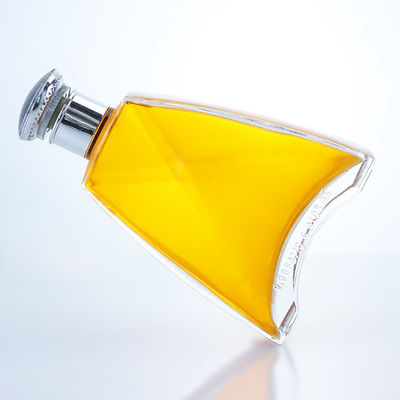 Material do corpo Vidro 700 ml garrafa de pedra clara para Gin Rum Champagne Whisky