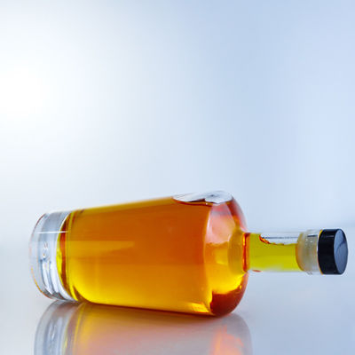 Botella de vidro com tampa de parafuso para gin rum champanhe whisky brandy 750ml