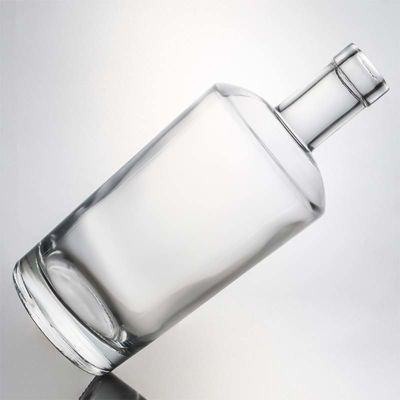 Material do colarinho Vidro 750 ml Botella de pedra transparente em forma redonda para Gin Rum personalizado