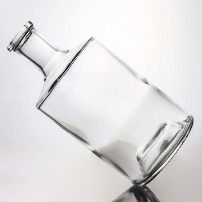 Garrafa de vidro de 750 ml de forma redonda ou personalizada de 1000 ml com rolha de madeira para whisky