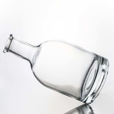 Whisky 750ml 800ml 1000ml Flasca de vidro de base pesada de pedra clara com cortiça de madeira