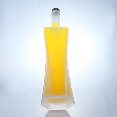 750 ml de garrafas de vidro claras de vodka e uísque com cortiça para armazenamento de bebidas