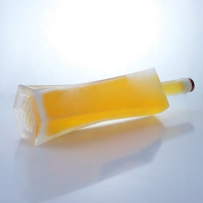 750 ml de garrafas de vidro claras de vodka e uísque com cortiça para armazenamento de bebidas