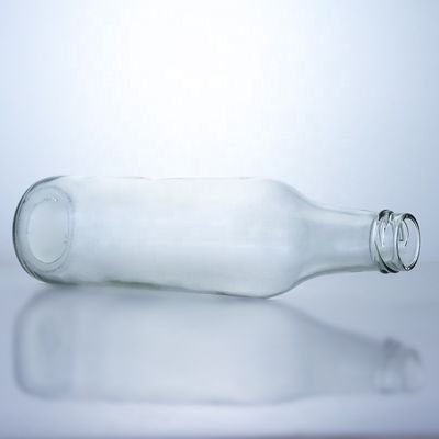 Garrafa de vidro de Whisky Vodka clara única 650ml em forma especial com acabamento superior de parafuso