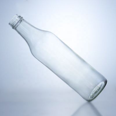 Garrafa de vidro de Whisky Vodka clara única 650ml em forma especial com acabamento superior de parafuso