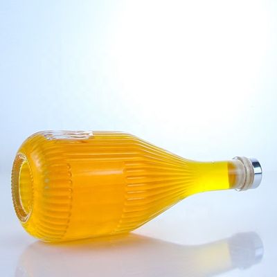 Flint Glass 500ml 750ml 1000ml Vodka em forma especial garrafa de uísque com logotipo personalizado