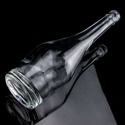 Estampagem a quente Customizado 700ml 750ml Garrafa de vidro para Whisky Gin Vodka Rum Liquor