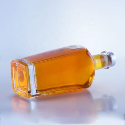 750 ml de garrafa de vidro de licor com verniz claro para whisky líquido exclusivo vodka rum tequila