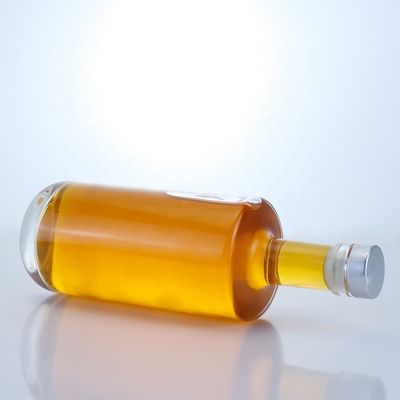 Garrafa de vidro transparente com cortiça para uísque Vodka Tequila Gin Rum 500 ml/700 ml
