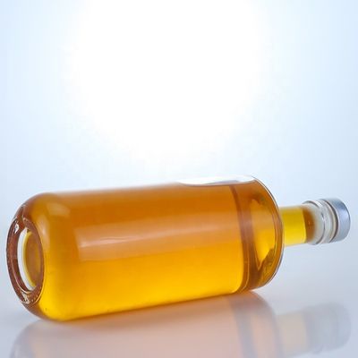 Garrafa de vidro transparente com cortiça para uísque Vodka Tequila Gin Rum 500 ml/700 ml