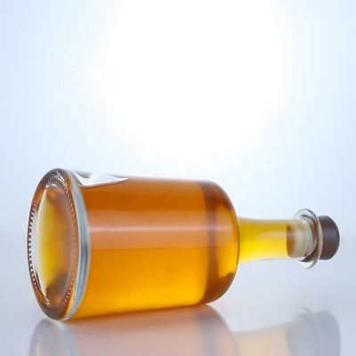 Manuseio da superfície Estampagem a quente Garrafa de vidro com rolha para vodka Gin Rum Whiskey