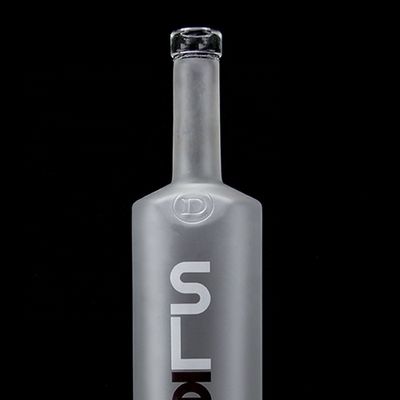 Tipo de vedação de cortiça 750ml 1000ml Decal congelado garrafa de vidro de pedra clara para gin rum champanhe tequila whisky logotipo personalizado