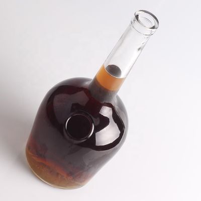 Garrafas de vidro de pedra de fundo grosso e pescoço longo personalizadas para Vodka Gin Rum Champagne