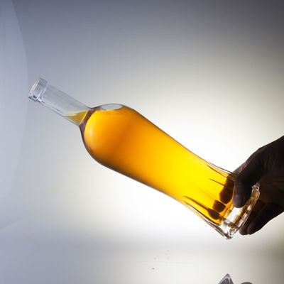 Garrafa de vidro personalizada de 750 ml Peso Material de base Vidro Garrafa de licor de vidro de 500 ml Para uísque