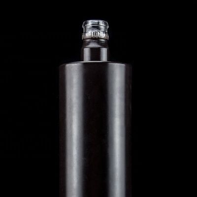 Botelha de vidro Whiskey Vodka 700ml 750ml Negro Distribuidor de garrafa de vidro personalizado