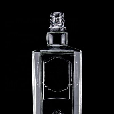 750ml 75cl Super Flint Quadrado Garrafa de vidro em relevo com tampa de parafuso Rum Vodka Whisky