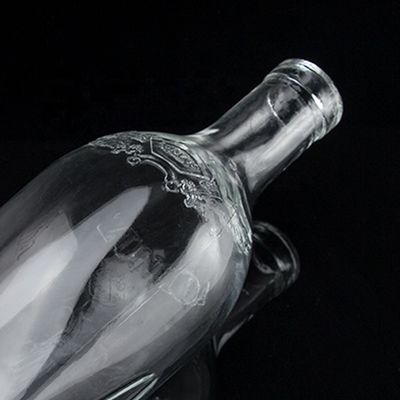 750 ml Super Flint Round Shoulder Quadrado à Base de Rum Vodka Liquor Garrafa de Vidro Com Cortiça